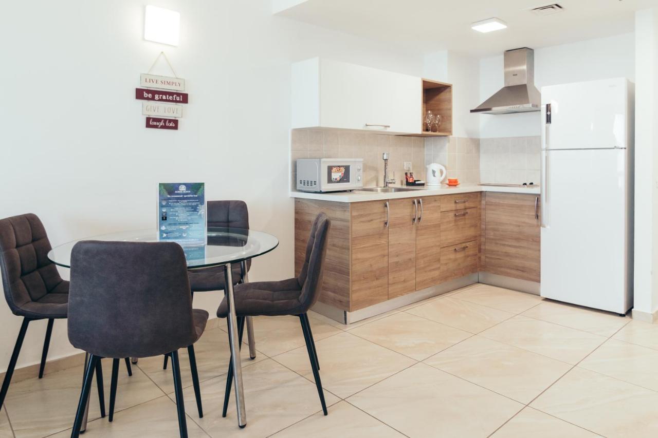 Almog Beach Apartments מגדלי חוף הכרמל חיפה Zewnętrze zdjęcie