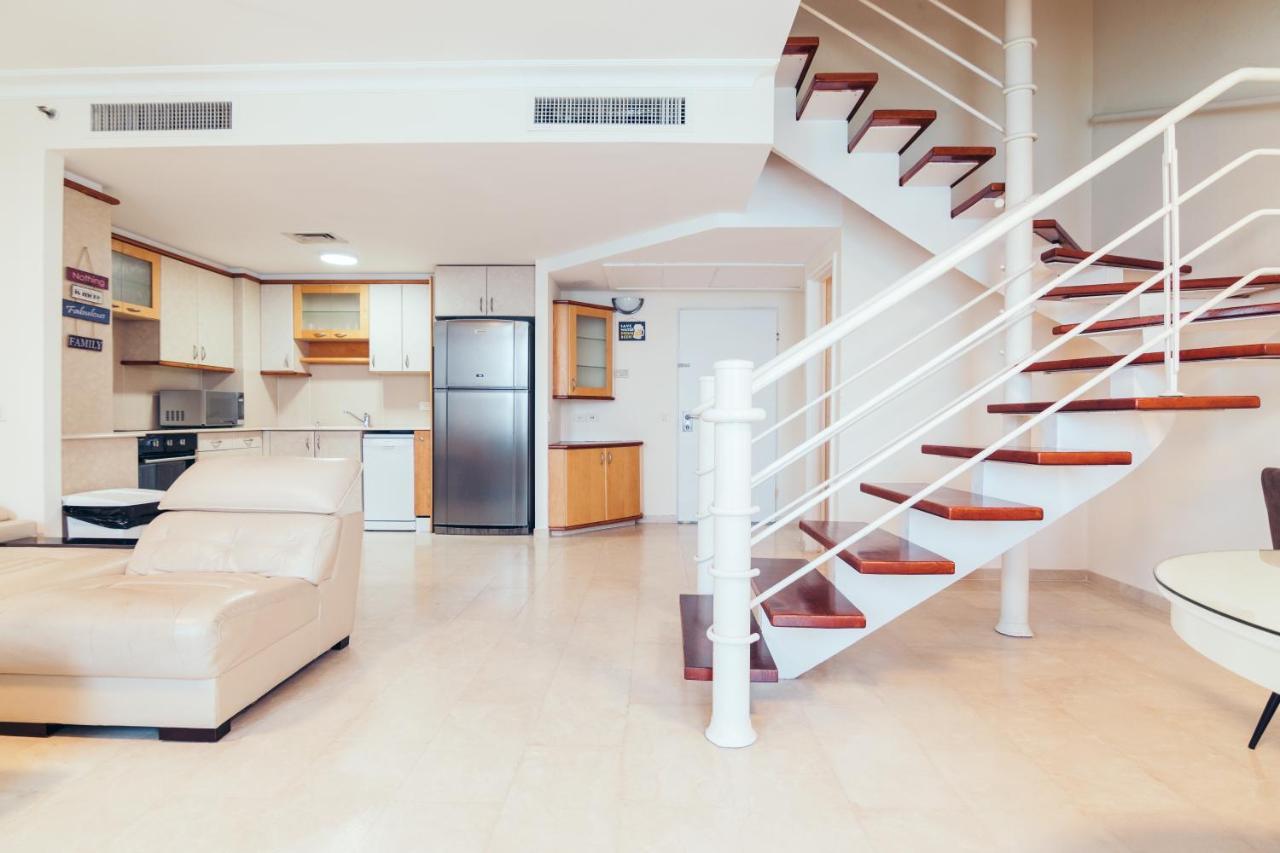 Almog Beach Apartments מגדלי חוף הכרמל חיפה Zewnętrze zdjęcie