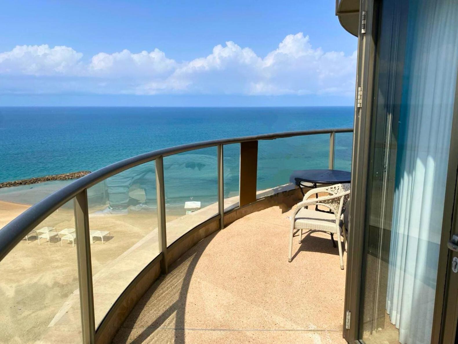Almog Beach Apartments מגדלי חוף הכרמל חיפה Zewnętrze zdjęcie