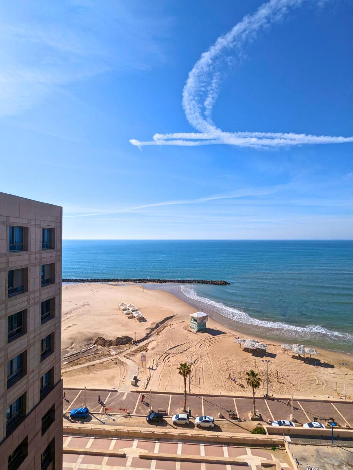 Almog Beach Apartments מגדלי חוף הכרמל חיפה Zewnętrze zdjęcie