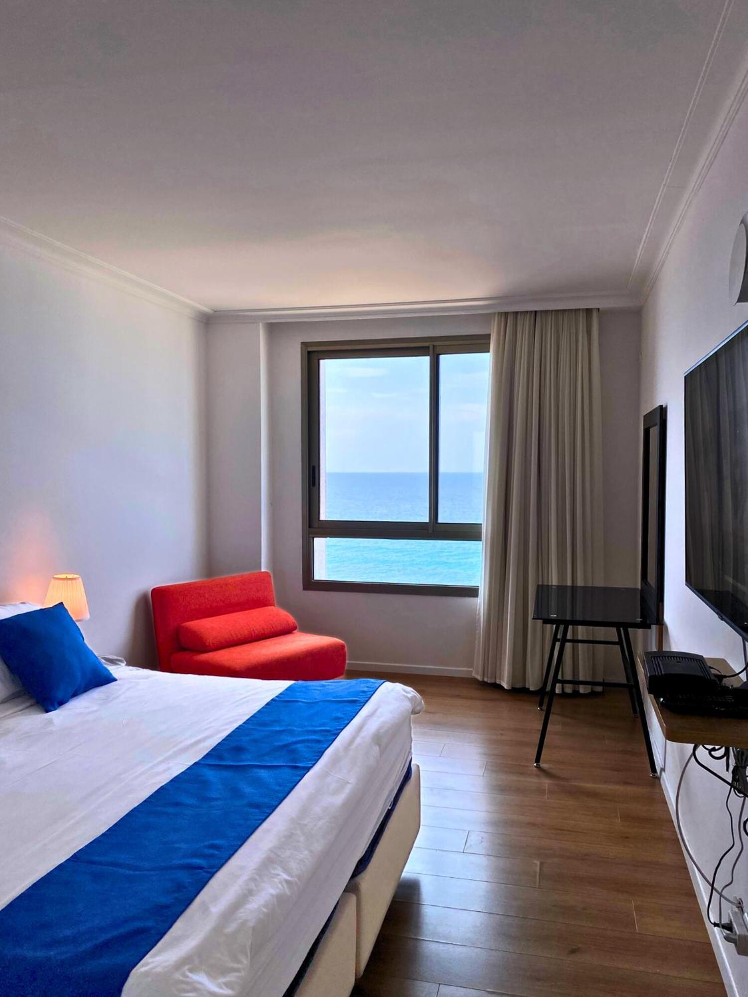 Almog Beach Apartments מגדלי חוף הכרמל חיפה Zewnętrze zdjęcie
